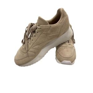 REEBOK Classic Double platform shoe. Sold out. Suede leather. Beige. Women’s 11